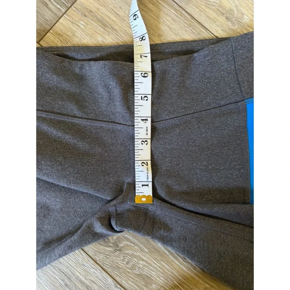 ALO Yoga Capri Leggings Size XS